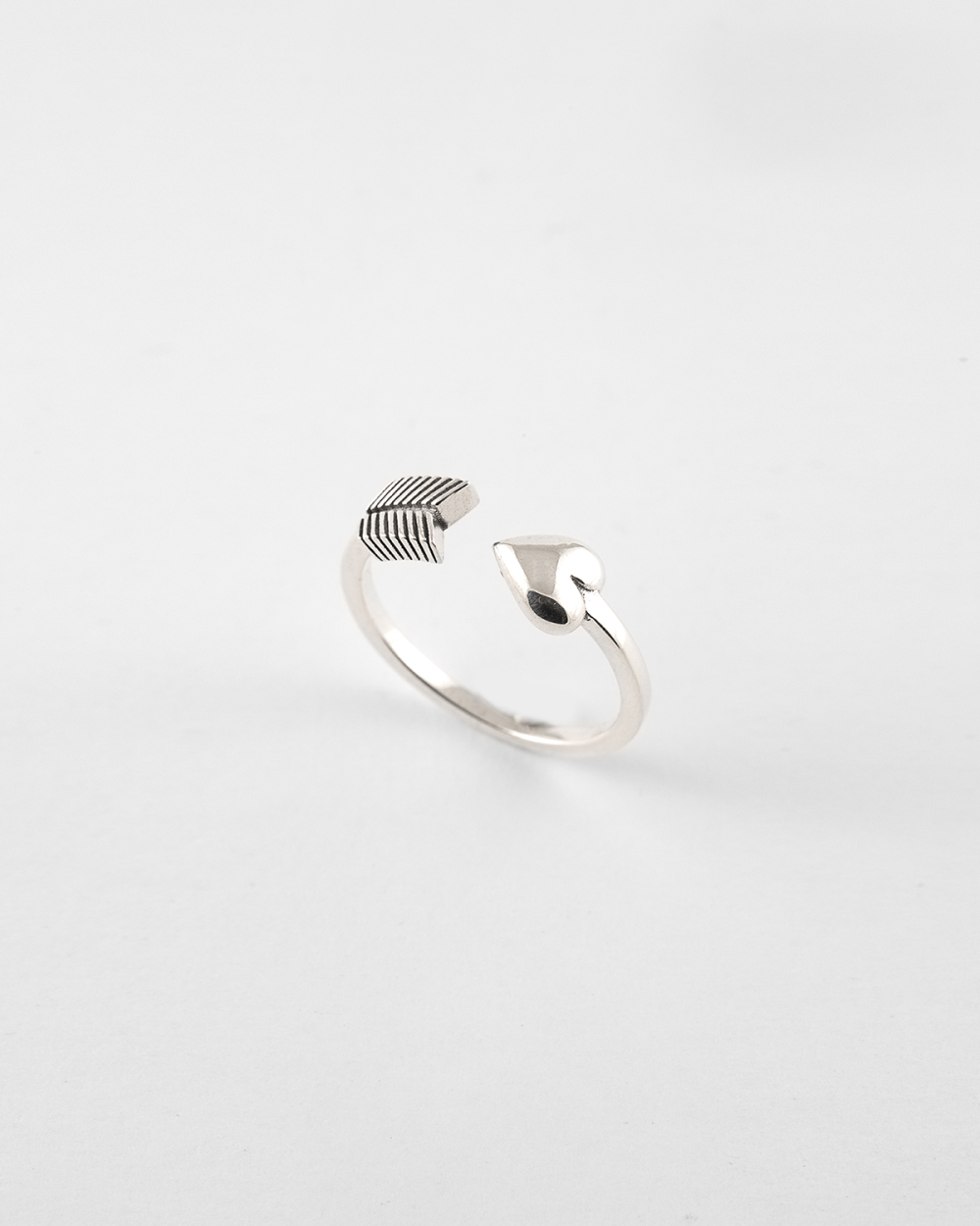 CUPID ARROW FINE RING